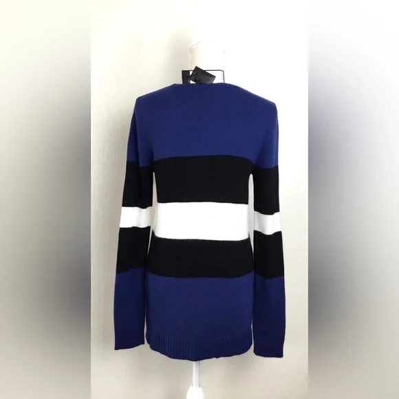 New BCBG MAX AZRIA Sweater - Picture 6 of 7